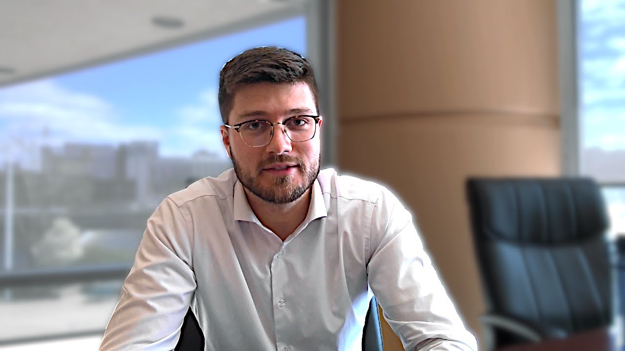 How to Become a Financial Analyst