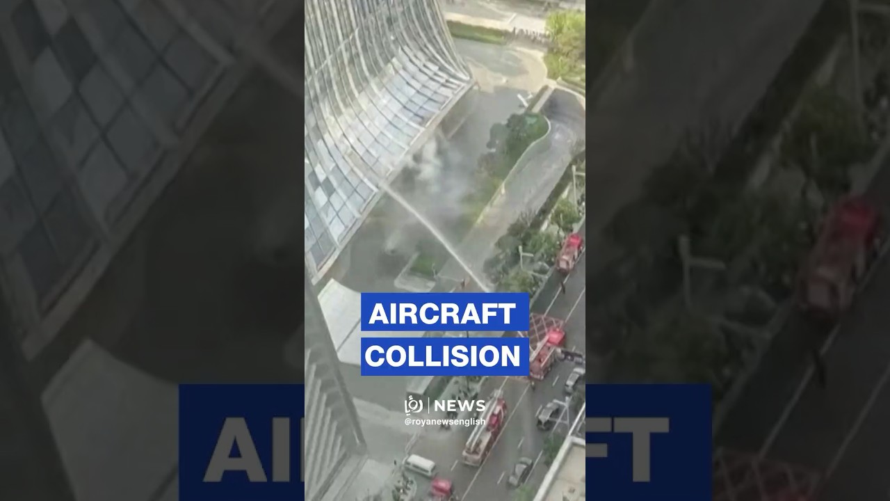 Smoke billows from Beijing&rsquo;s tallest skyscraper after aircraft collision