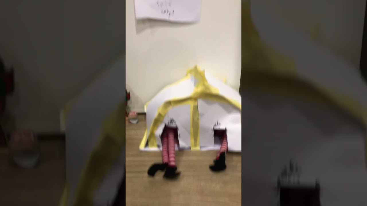 Elf motel (they came early)