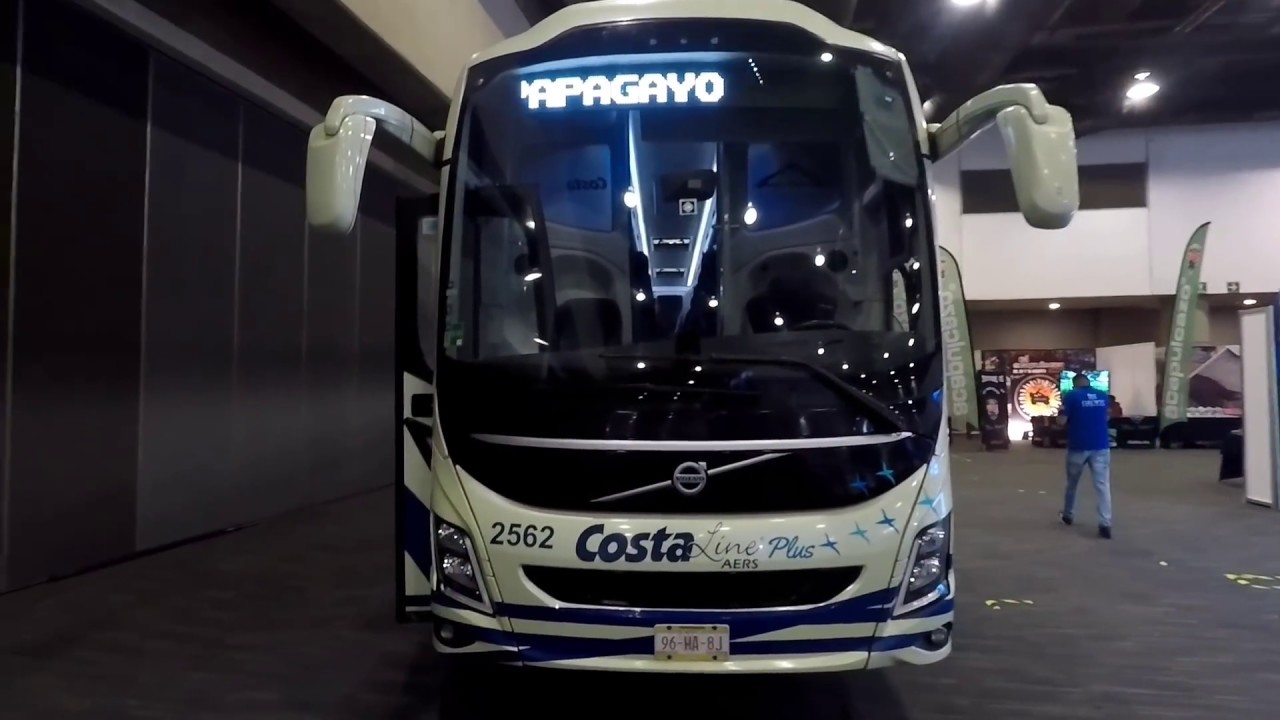 Costa Line Volvo 9800 - 