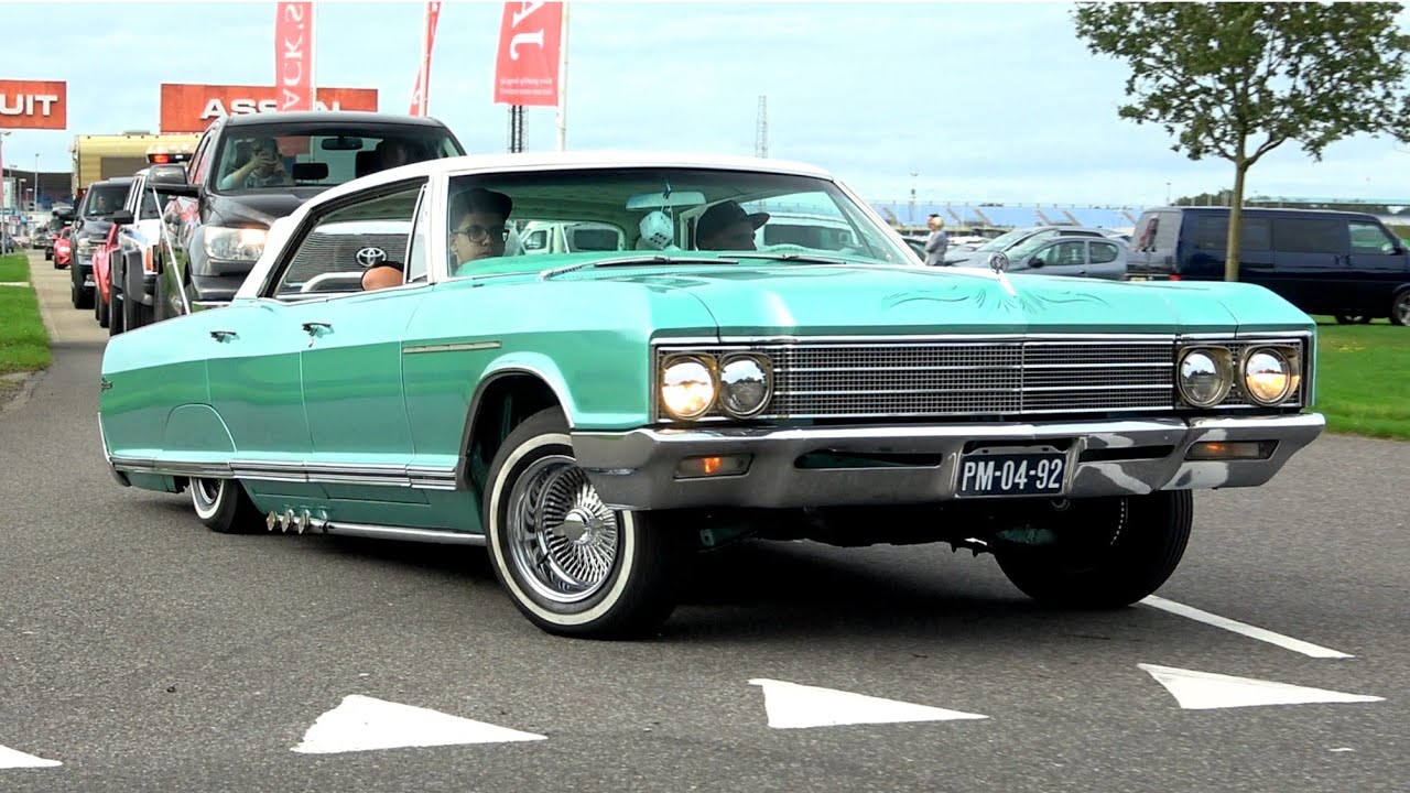 US & Muscle Cars leaving 