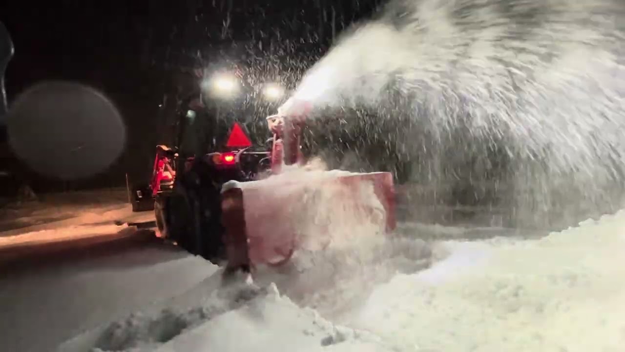 Winter has returned / First snow of the season / TYM 474 Tractor / Pronovost Puma Snowblower