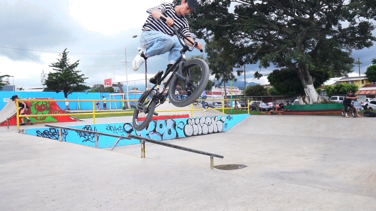 BMX - How to 180 crankflip!