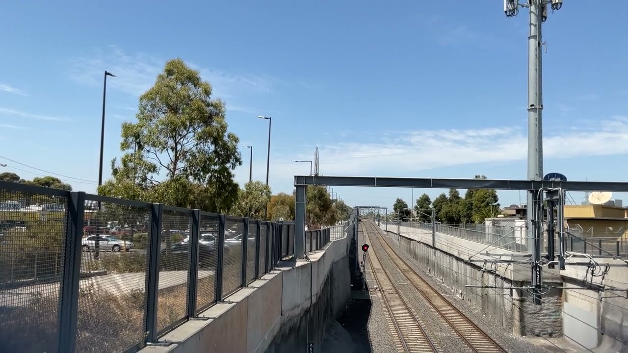 Comeng Departing St Albans