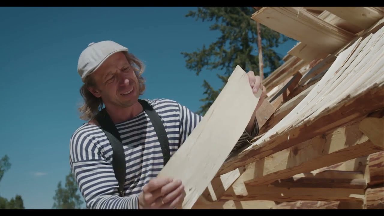 Building Smoke Sauna with Hand Tools at Mustjõe