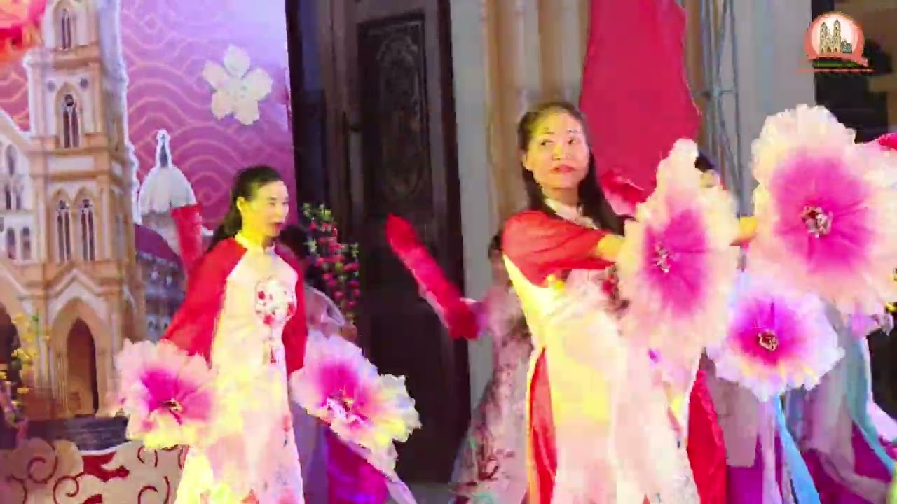 CHÚA XUÂN YÊU THƯƠNG