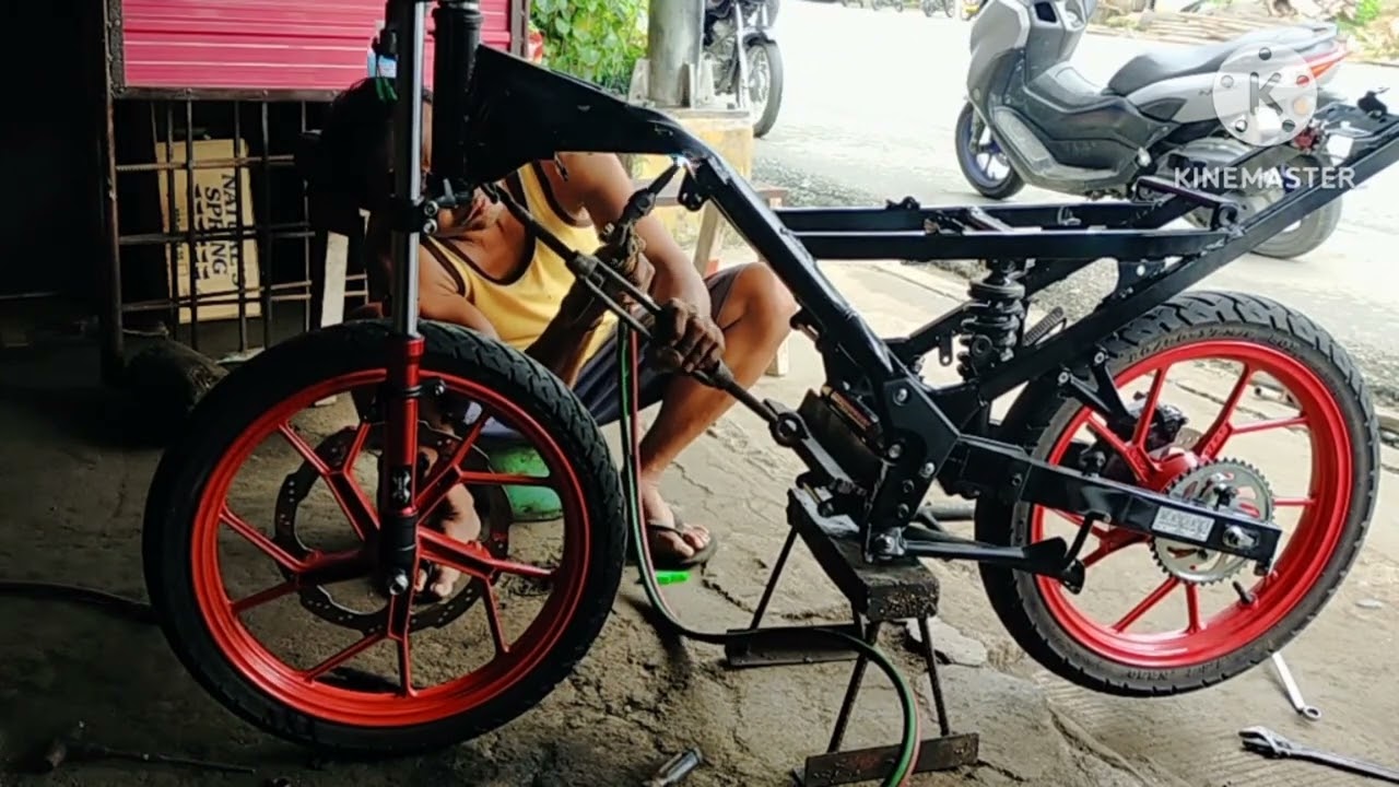Suzuki raider 150 chassis repair