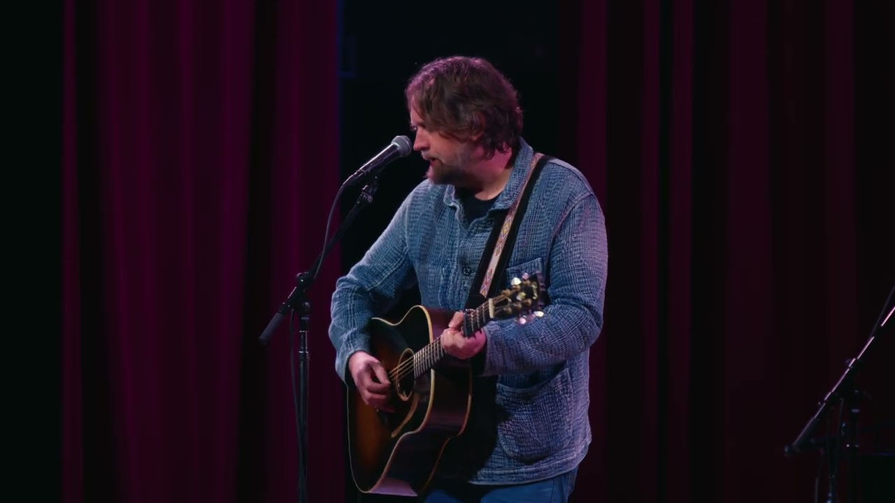 Hayes Carll Performs 