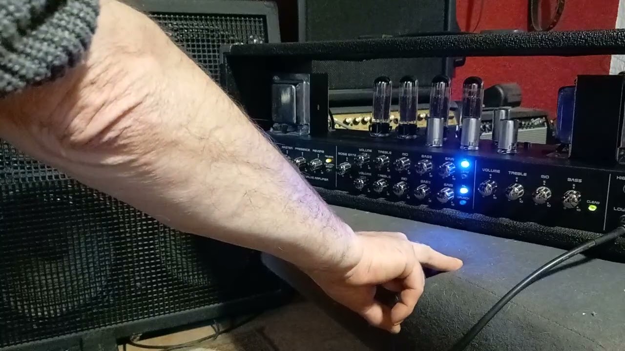 Bugera 333XL mit einer Epiphone Studio Custom gespielt