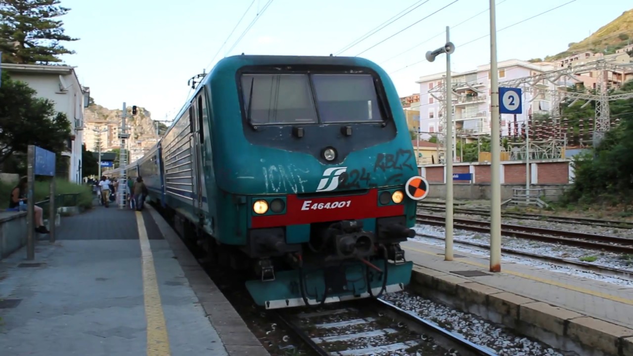TANTI COLPACCI alla stazione di CEFALU' (PA) (2/3)