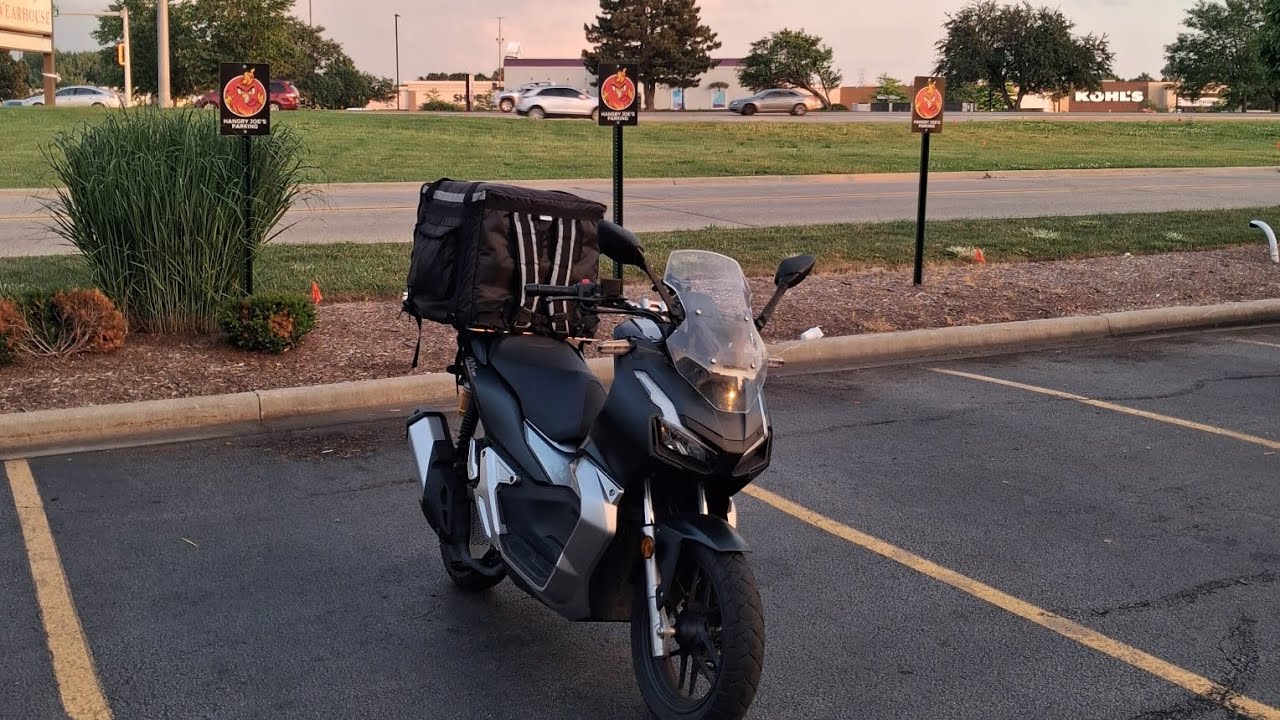 DoorDash delivery on Honda ADV 150 - Slow Monday Grind! 