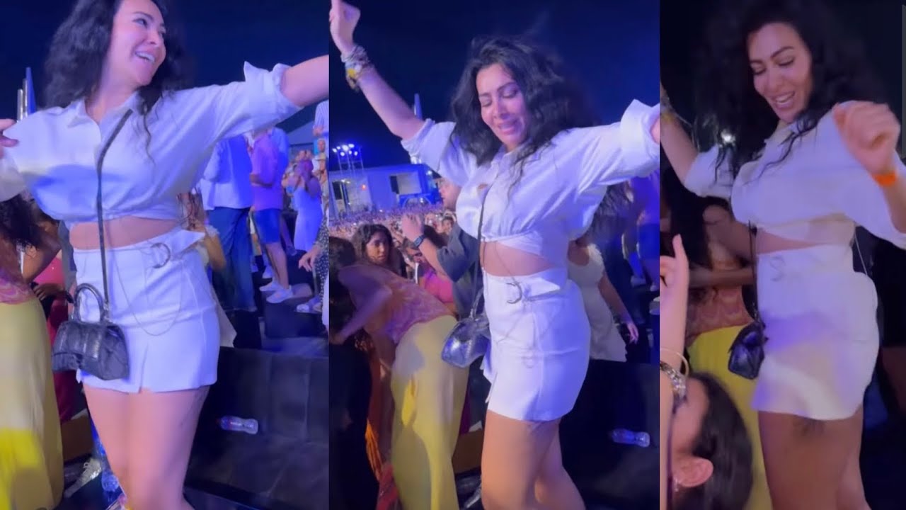 النجمة #ميرهان_حسين باطلالة مثيرة فى الساحل 😍🔥