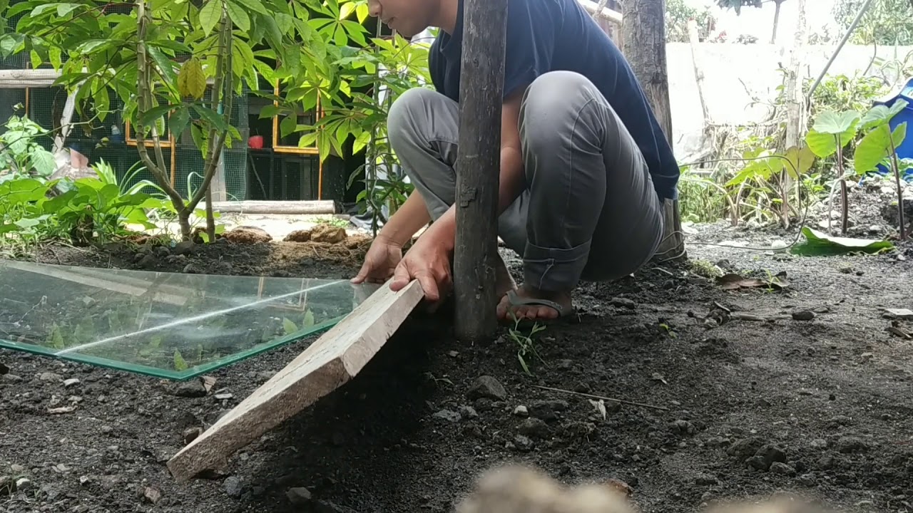 Memotong kaca dengan mata gerinda