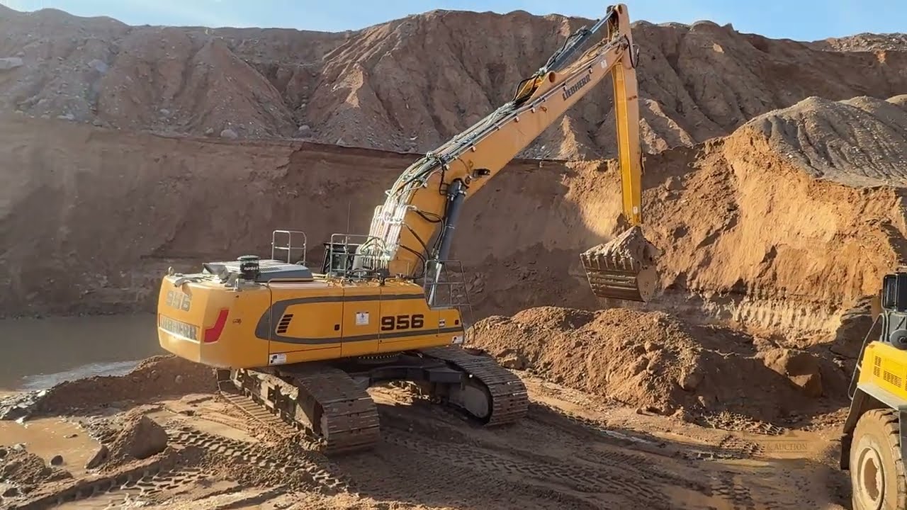 1750 - 2021 Liebherr R956 Long Reach Will Be Sold At Auction!