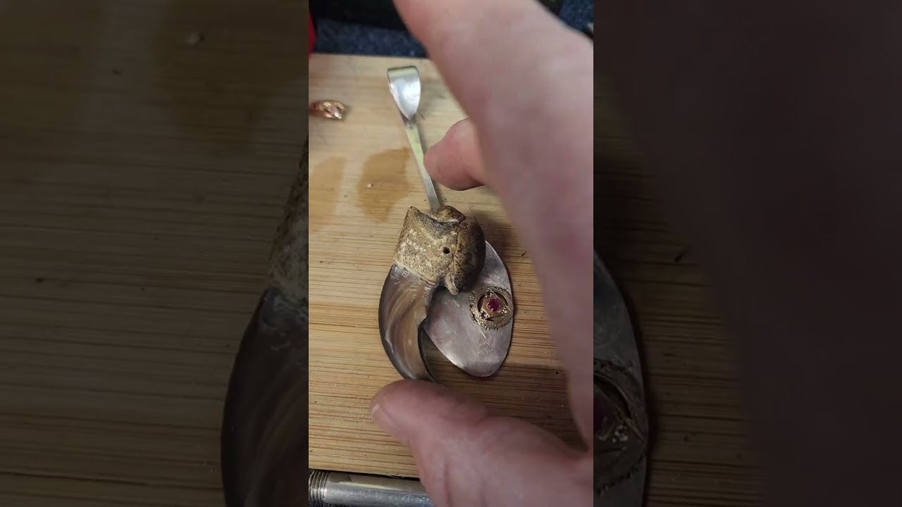making a bear claw pendant