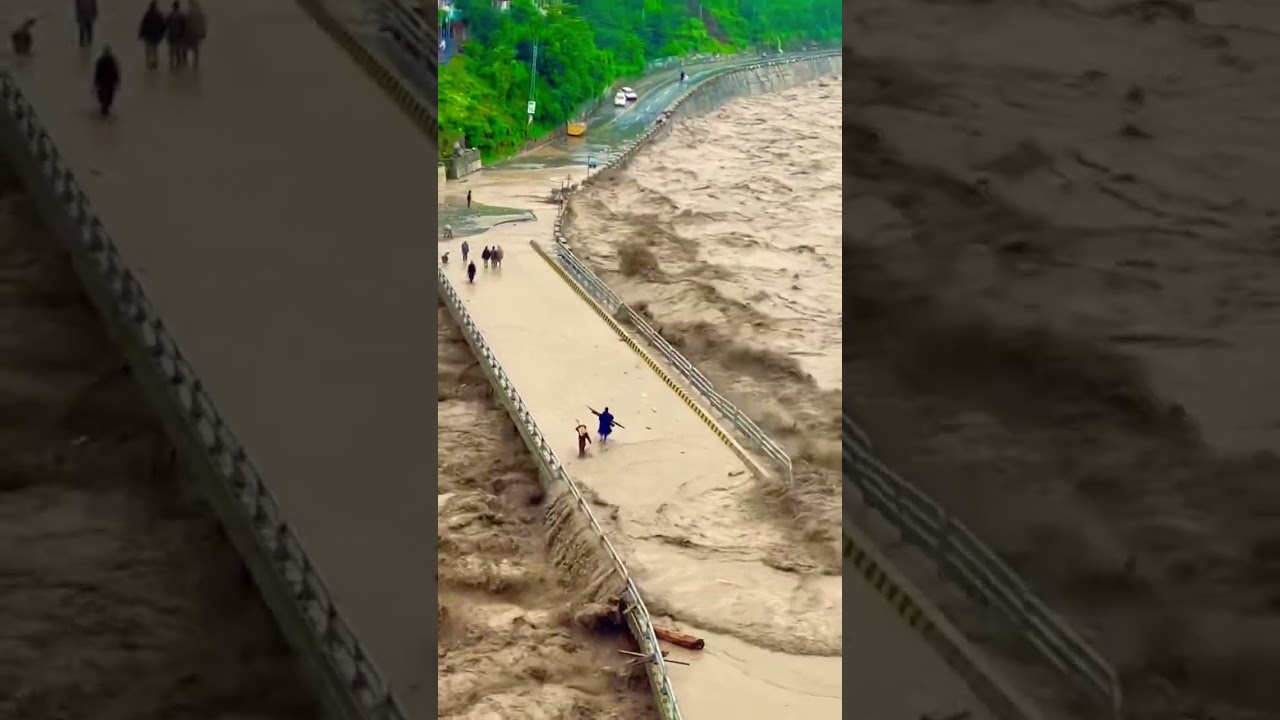 Huge flood 😱#flooded #floodwarning #youtubeshorts #shorts #PureNepali #2022 watch full vedio