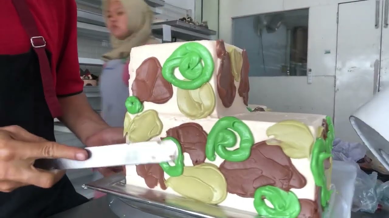 Cara hias kue ulang tahun petak persegi tingkat #cake #kuekekinian #kueviral #armycake #army