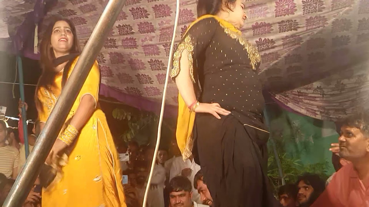 Neha Choudhary hot dance
