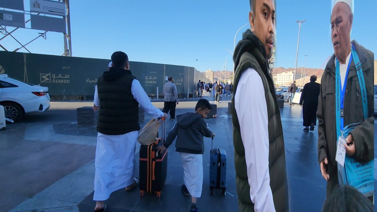 TOLONG ANTAR SAYA PULANG TERSESAT KEDINGINAN.HARI TERAKHIR DI MADINAH MAU PLG KE MAKAH ADA YG NYASAR