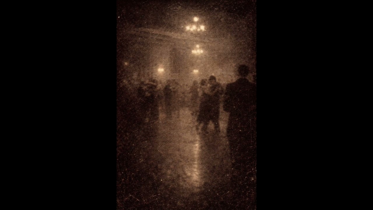 •	Ecos de Algo - Un Lugar que Insiste en Existir