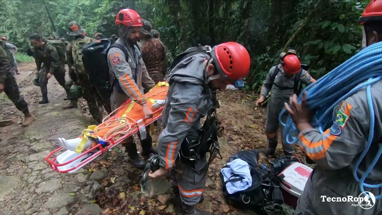 TecnoRope, alpinismo industrial. Primeiro curso de resgate em altura.