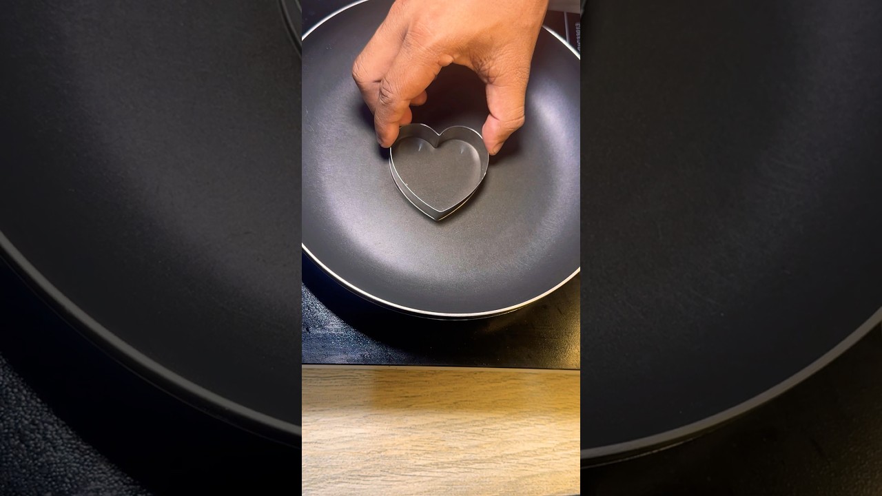 ❤️ Beautiful Heart Shaped Egg | How to Make a Heart Shaped Omlet #Egg #Omlet #Cooking