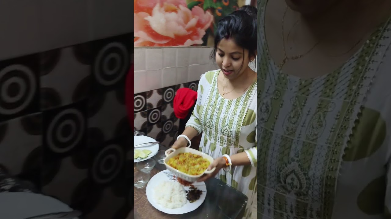 সোমবারের দুপুরের লাঞ্চ মেনু 