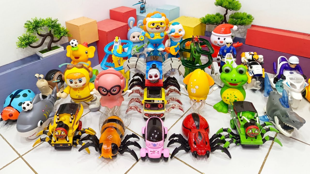 Pasukan Choo Choo Charles Berkumpul Thomas Exe Polisi Motor Hiu Cumi Bee Main Robot Joged Car Toys.