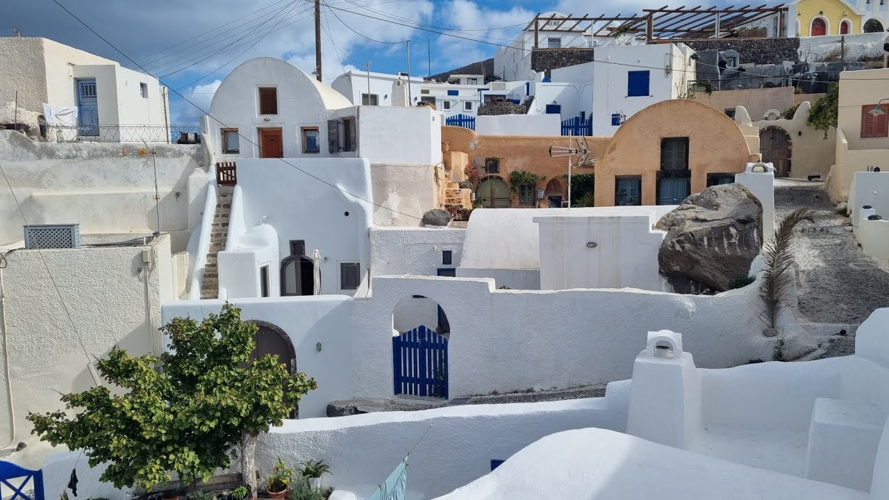 HIDDEN Finikia in the vicinity of Oia | 4K 60 fps HDR Santorini tour | ASMR nature walk no talk.