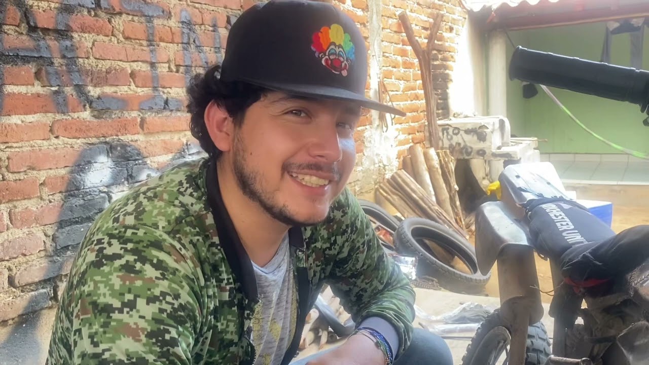 Le arreglamos la moto a picho y así quedó(losapenitas)☘️🏍️🤠