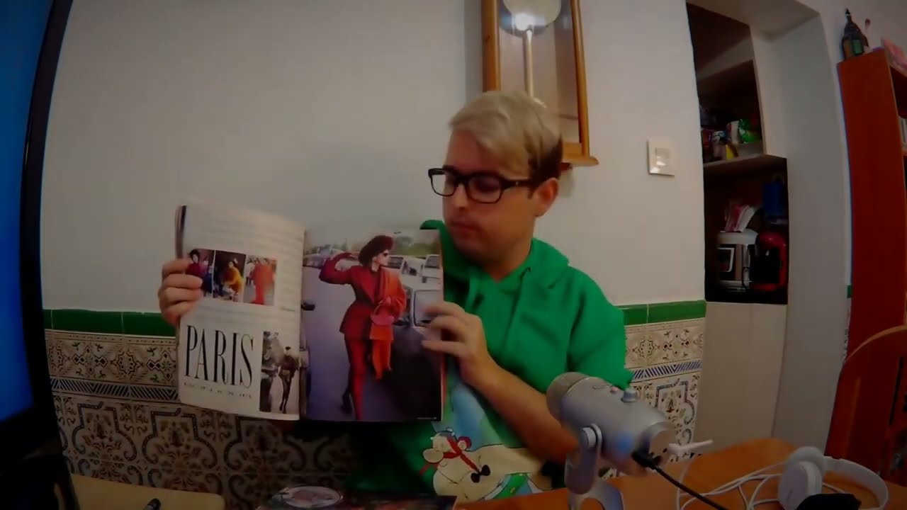 ASMR 📰 Mostrando revistas antiguas 🎞️ Video Inédito antiguo