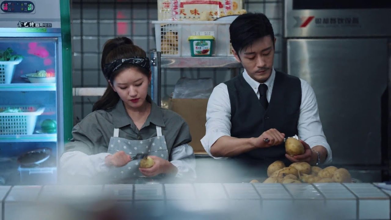 Dating In The Kitchen 我, 喜欢你 EP18 | CEO Lu First Time Helping Gu Shengnan In A Restaurant 😂
