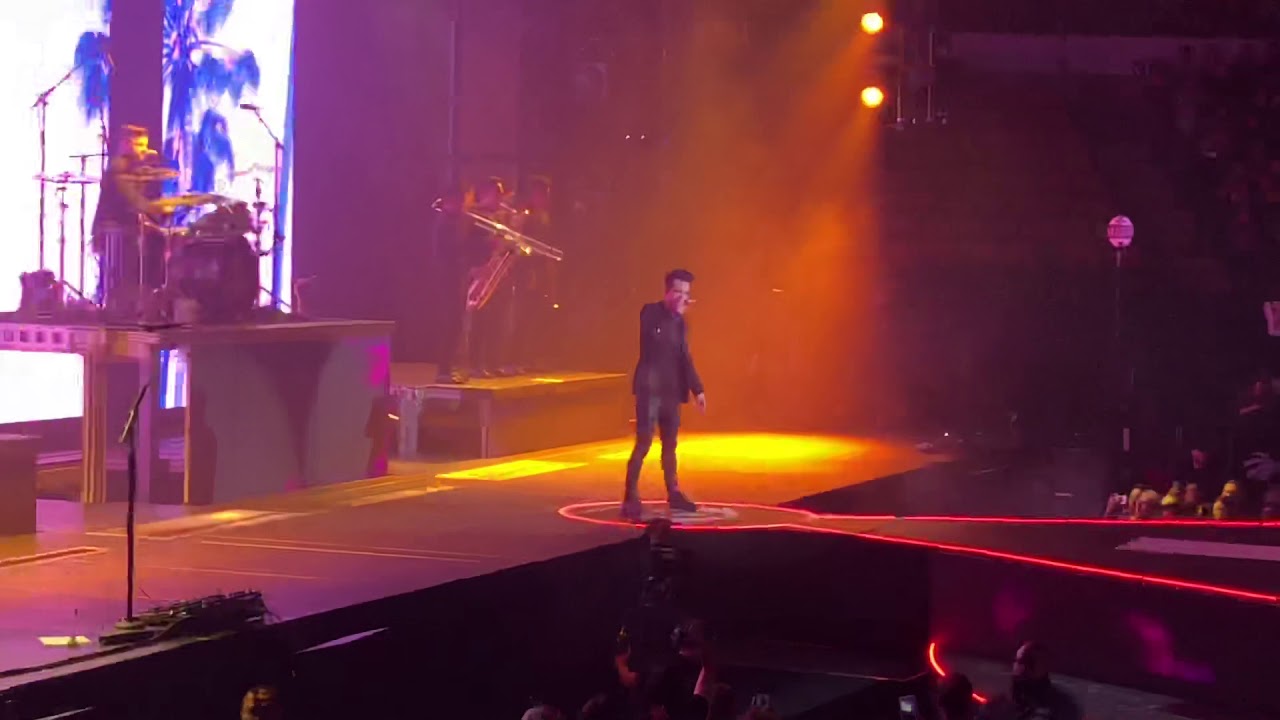 Panic! At The Disco Live Pray For The Wicked Tour Toronto: LA Devotee