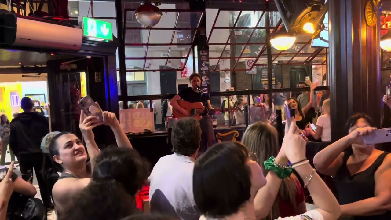Sweet Caroline Dublin Ireland Irish Pub
