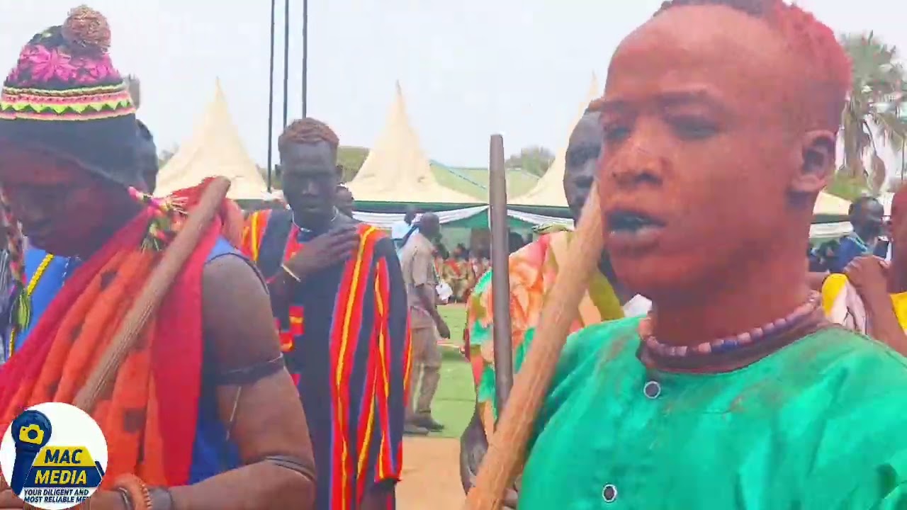 Alam thith akaach nhiaal pan Toong by Luol Alier Them Deng 