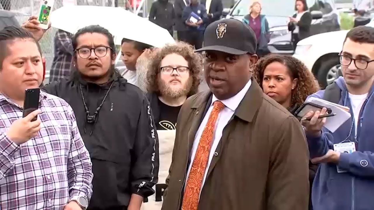 Newark Mayor Ras Baraka arrested for trespassing at migrant detention center