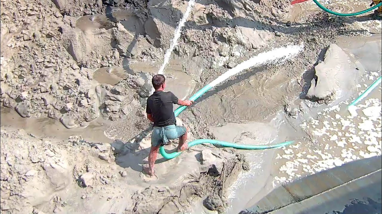 Water Power Unleashed: Watch Two Mans Empty a Massive Sand Barge! | Sand Flow Chronicles