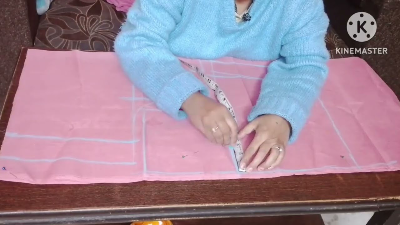 Blouse Cutting|4 Darted Blouse Cutting |Beginners Class| क्या आपने सिंपल ब्लाउज़ सीखना शुरू किया ✂️🧵