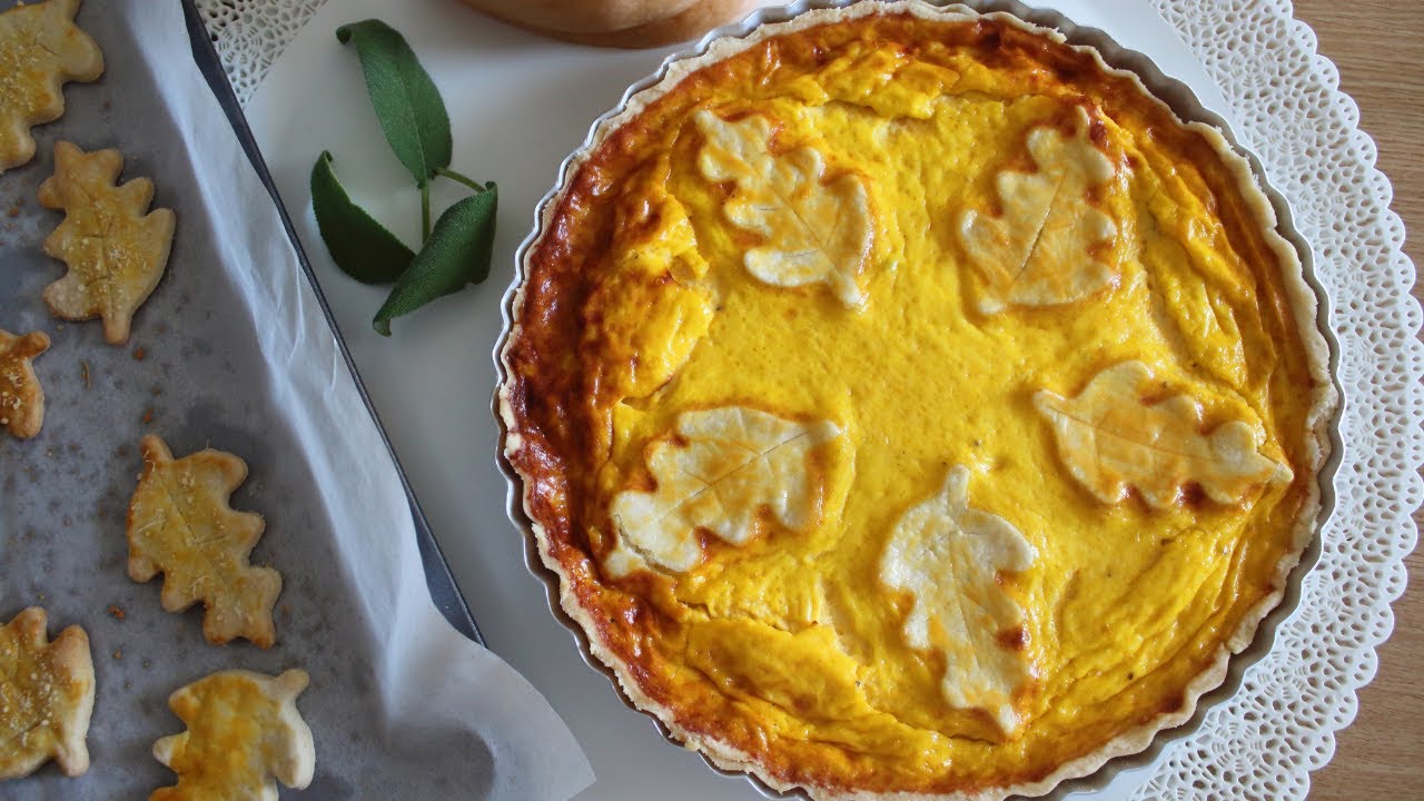 Torta salata zucca, formaggio e pancetta. Facile e buonissima.