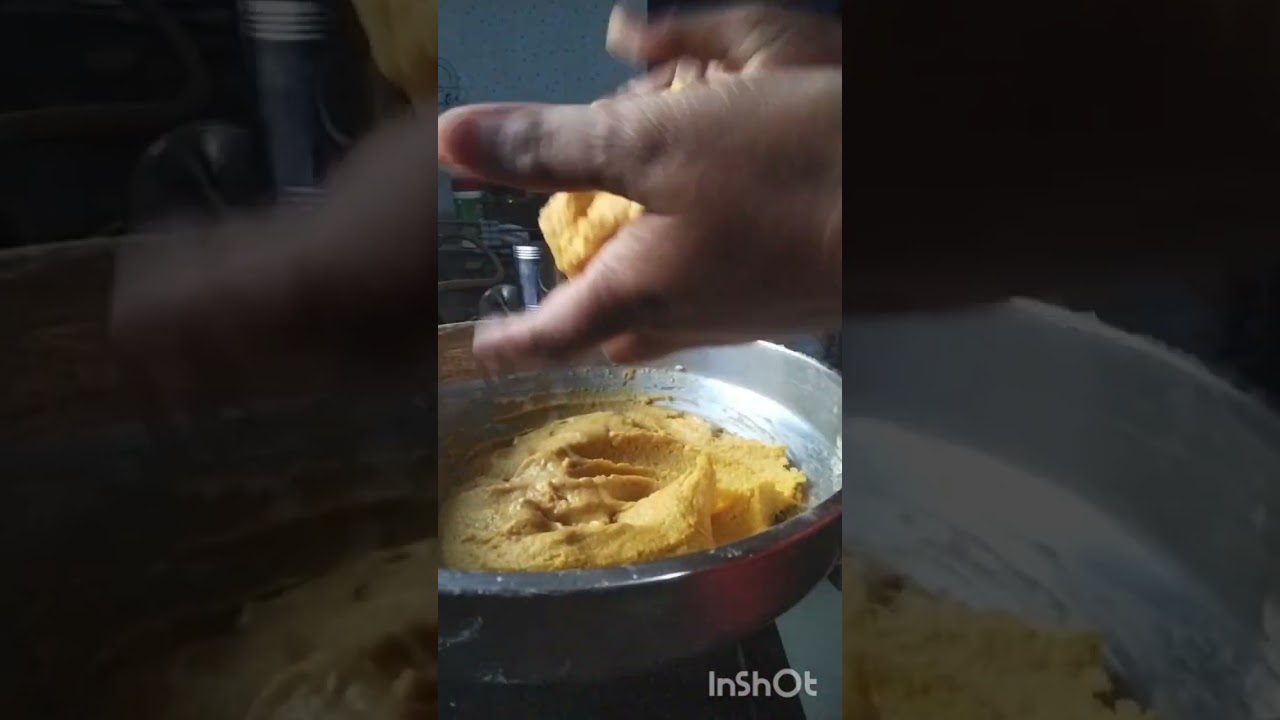 #Besan kari k laddu easy treeke se kaese bnaye#