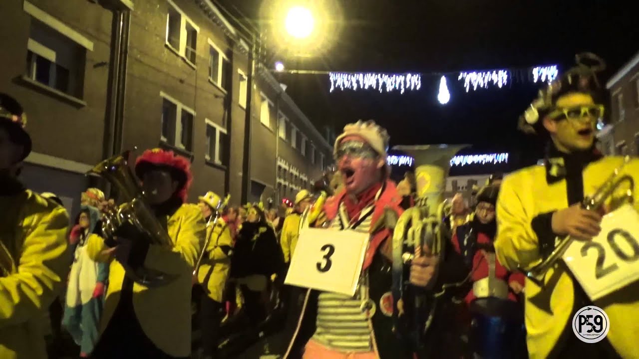 Descente des musiciens jusqu'au Bal du Géant 2016