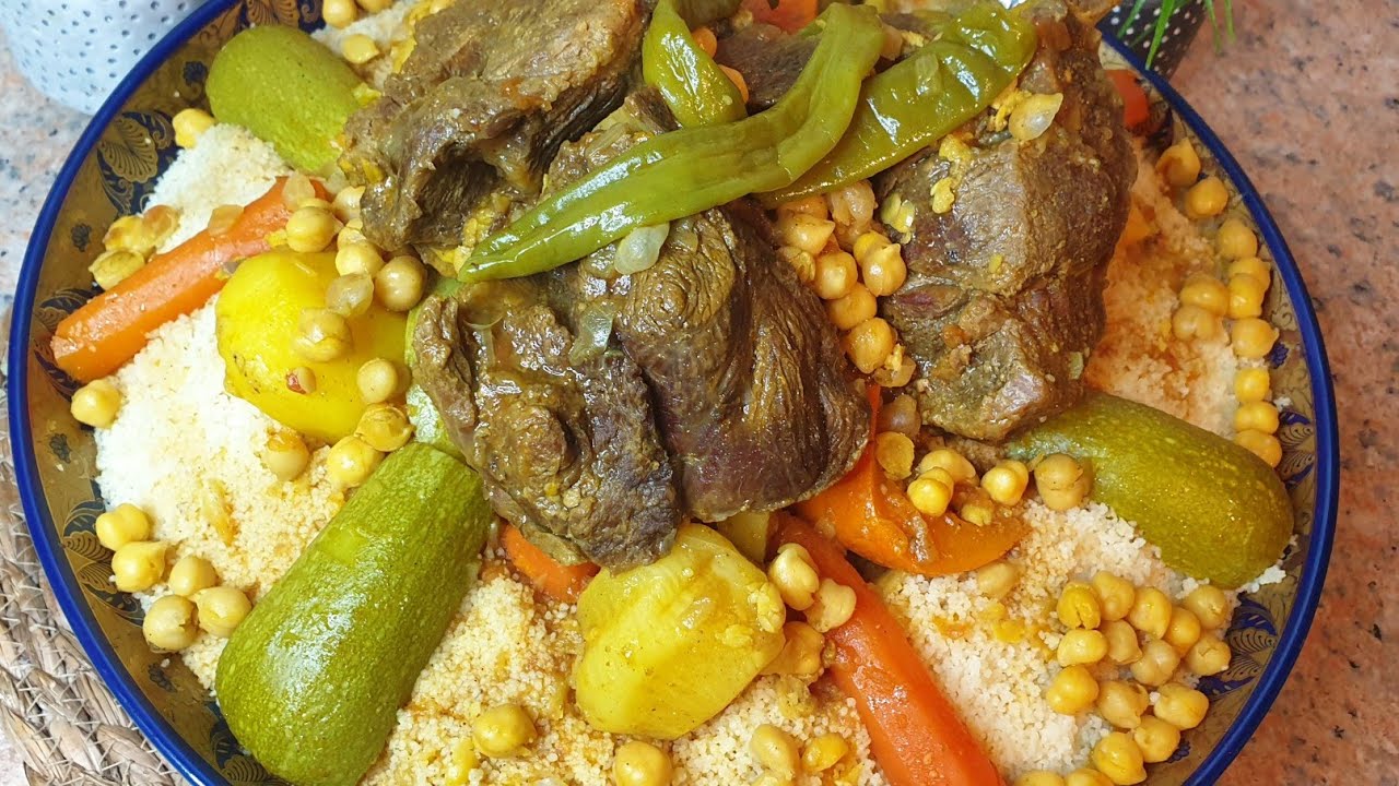 Original Marokkanischer Couscous mit Gemüse/essen in Marokko ASMR/كسكس مغربي تقليدي بالخضار واللحم