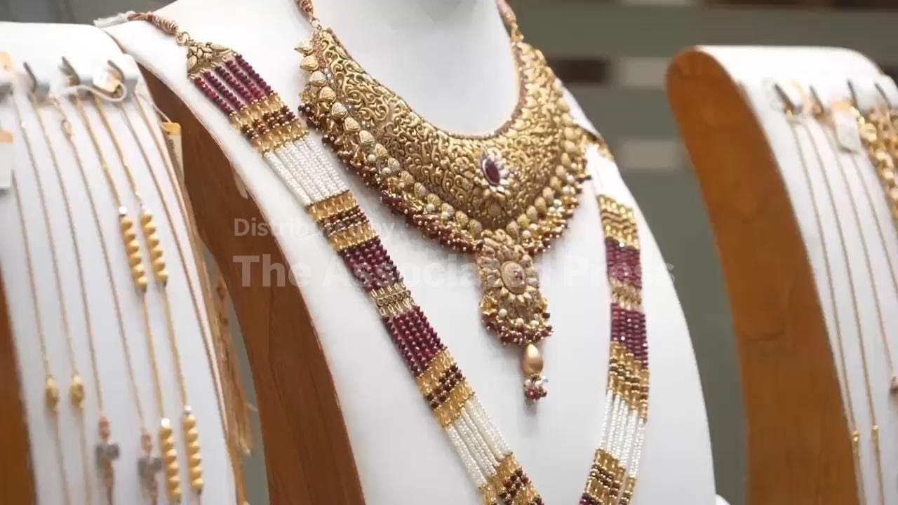 Turbulent gold market impacts wedding season in Pakistan