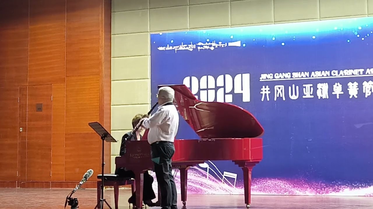 M. Mangani, Colors from China - S. Bosi clarinet, Lu Chen piano