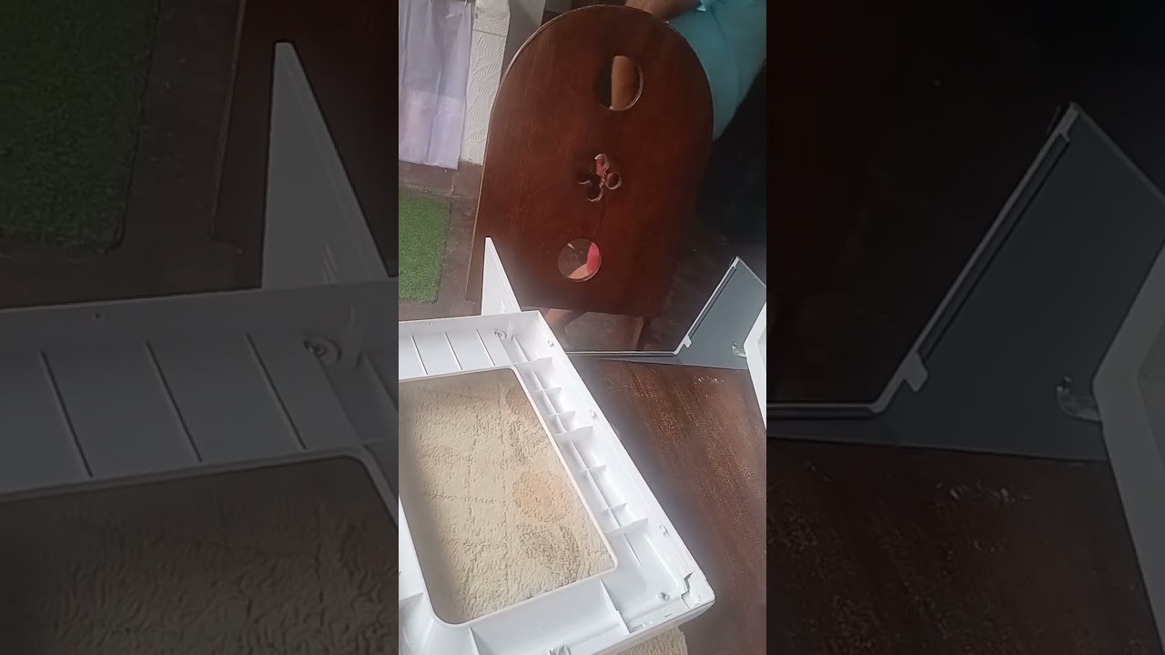 Removendo a tampa do micro-ondas Electrolux MEF 41