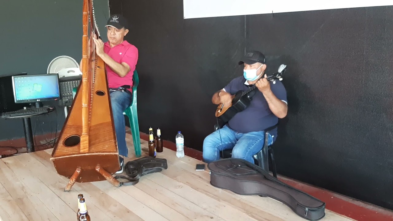 IBSEN RODRIGUEZ  EN VIVO BAR ESCALONA (ARPA CARLOS TAPIAS)