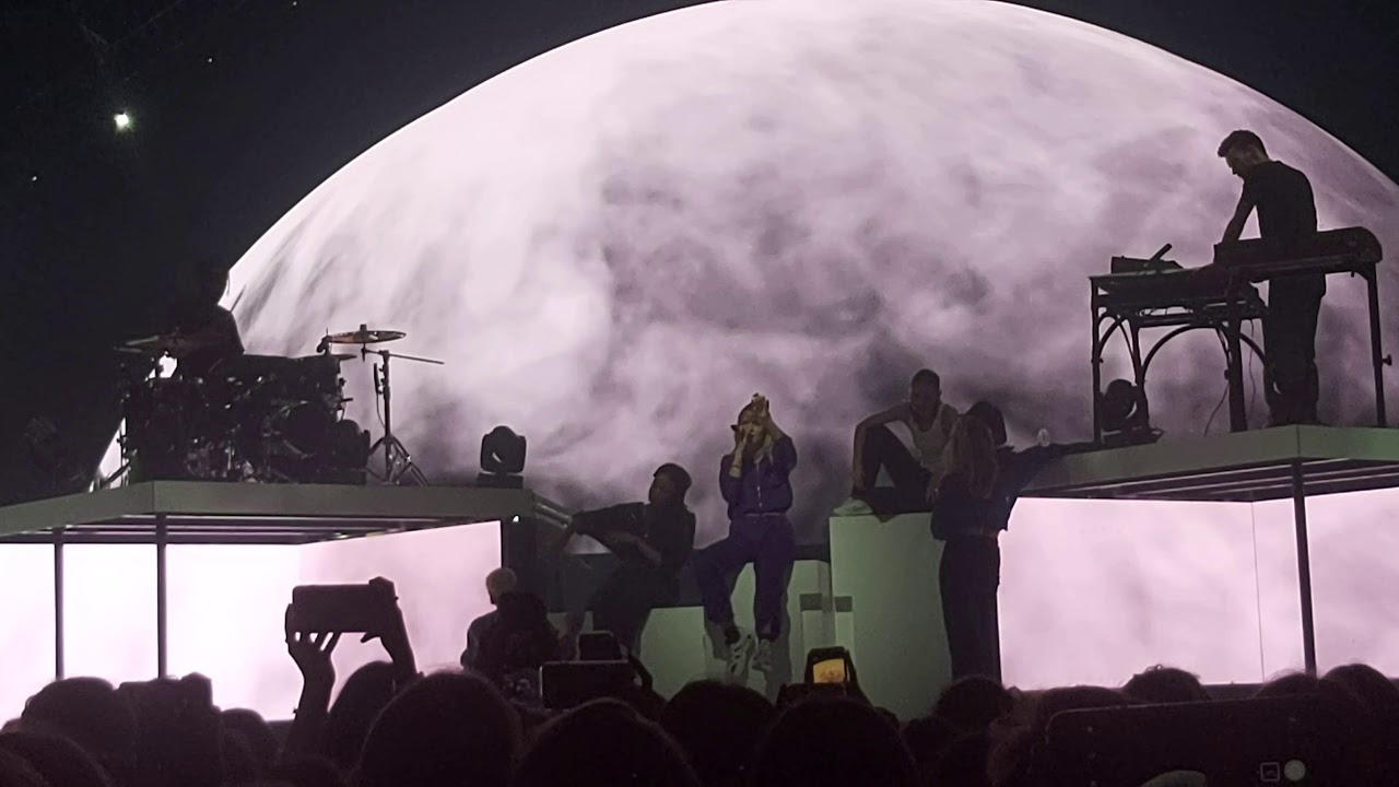 Angèle insomnies Arkea Arena 14/11/2019