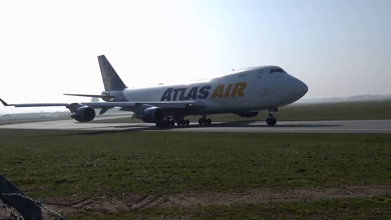 Flughafen Graz Thalerhof Takeoff Boeing 747- 400F AtlasAir Etihad Cargo