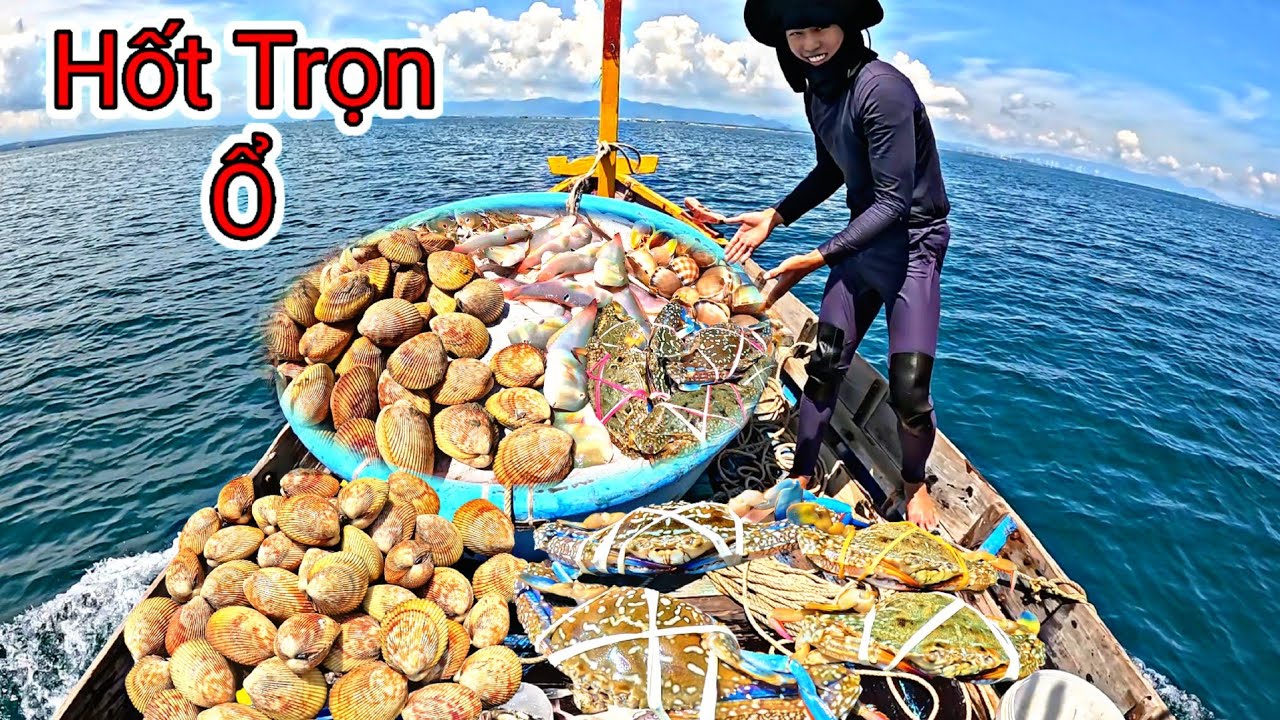 Vận May Lại Đến Hai Anh em Hốt Trọn Ổ Hải Sản giá Trị Cao Ở Điểm Lặn Khơi Xa | P 563