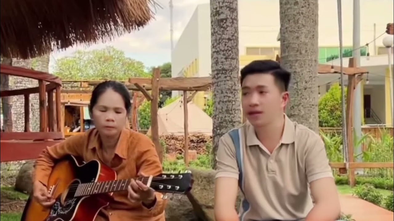 Hai mùa mưa TB hữu phước với tiếng đàn của chị liên bán vé số rất hay